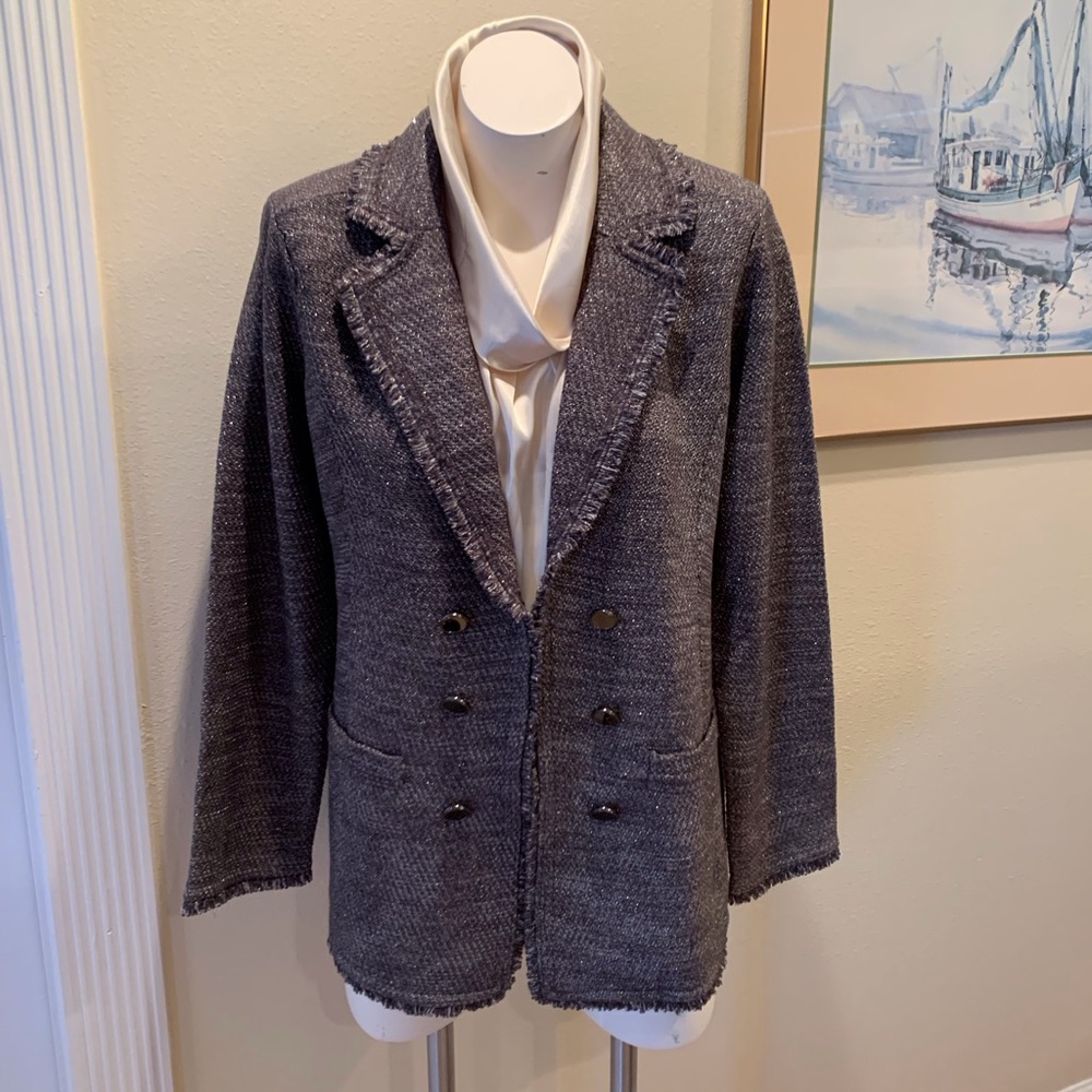 Chicos size 2 NWOT
Fits L / XL because of stretch 
Gray Sweater Blazer